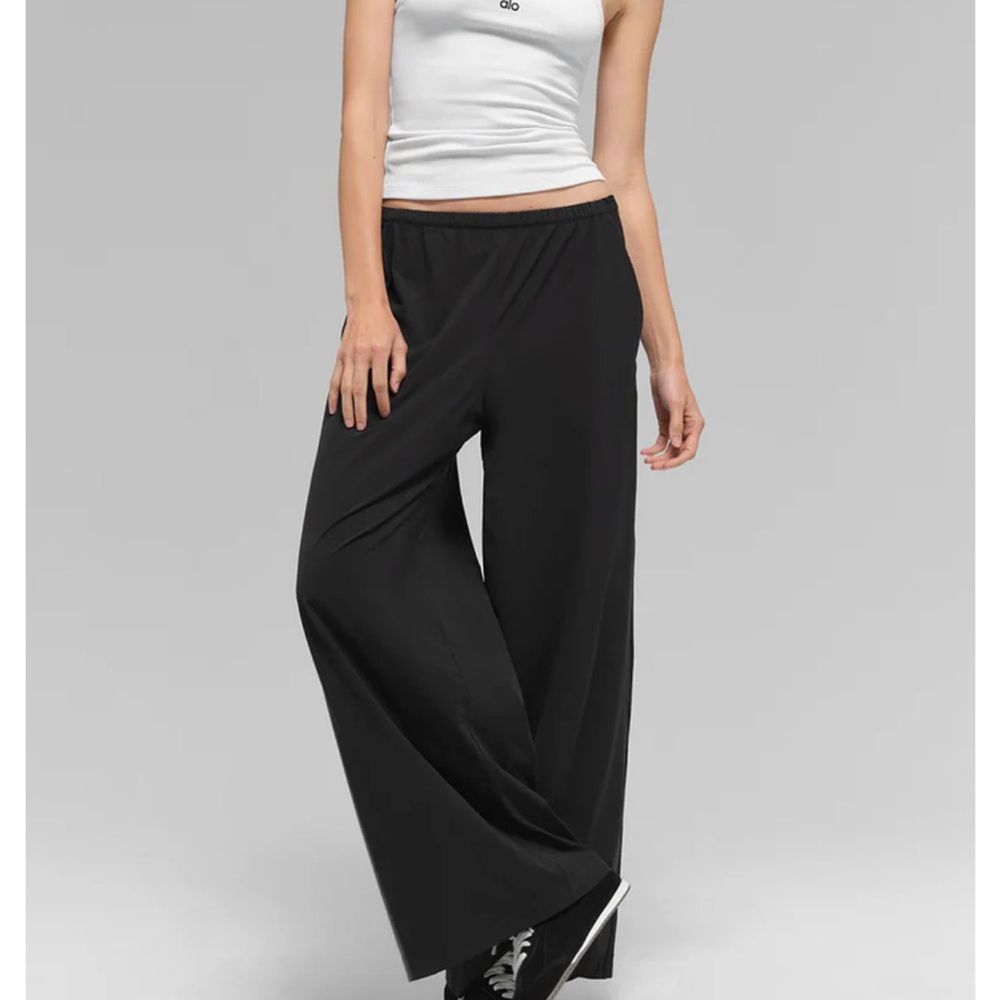 ALO Yoga Breezy Wide-Leg Pants
